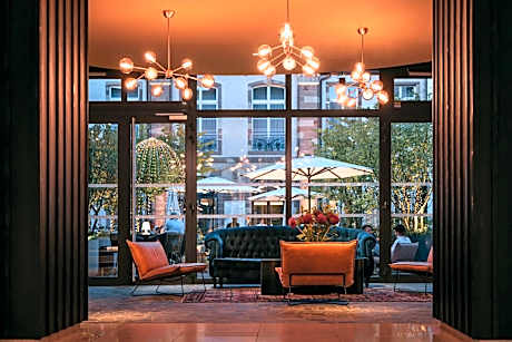 Hôtel LÉONOR the place to live