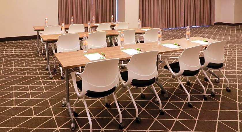 Holiday Inn Hotel And Suites Monterrey Apodaca Zona Airport By IHG