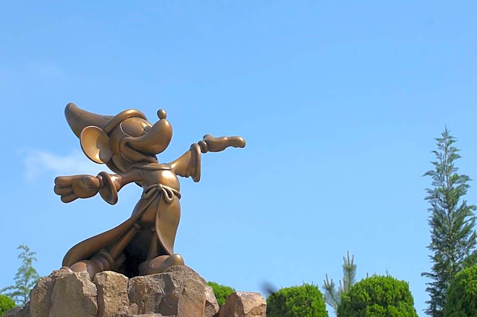 Tokyo Disneyland(R) Hotel