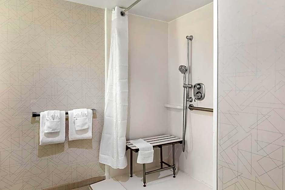 Holiday Inn Express Colton By IHG