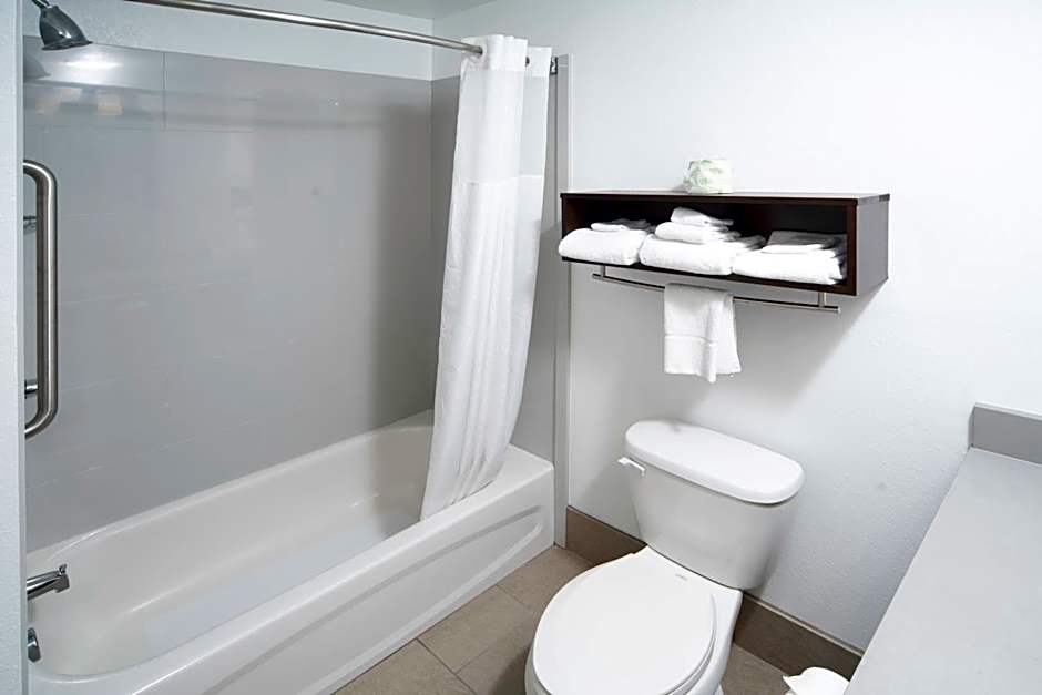 Country Inn & Suites by Radisson, Rocky Mount, NC