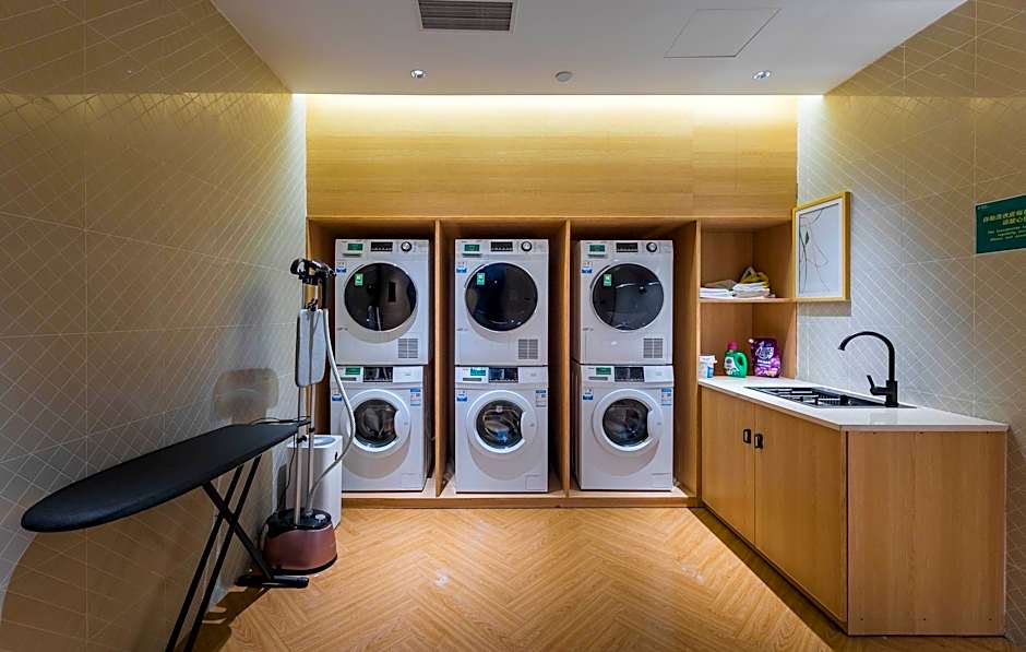 Holiday Inn Chongqing Guanyinqiao By IHG