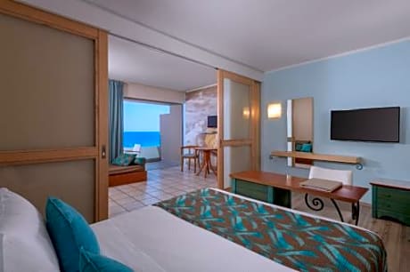 Superior Family Room with Sea View (2 Adults + 1 Child)