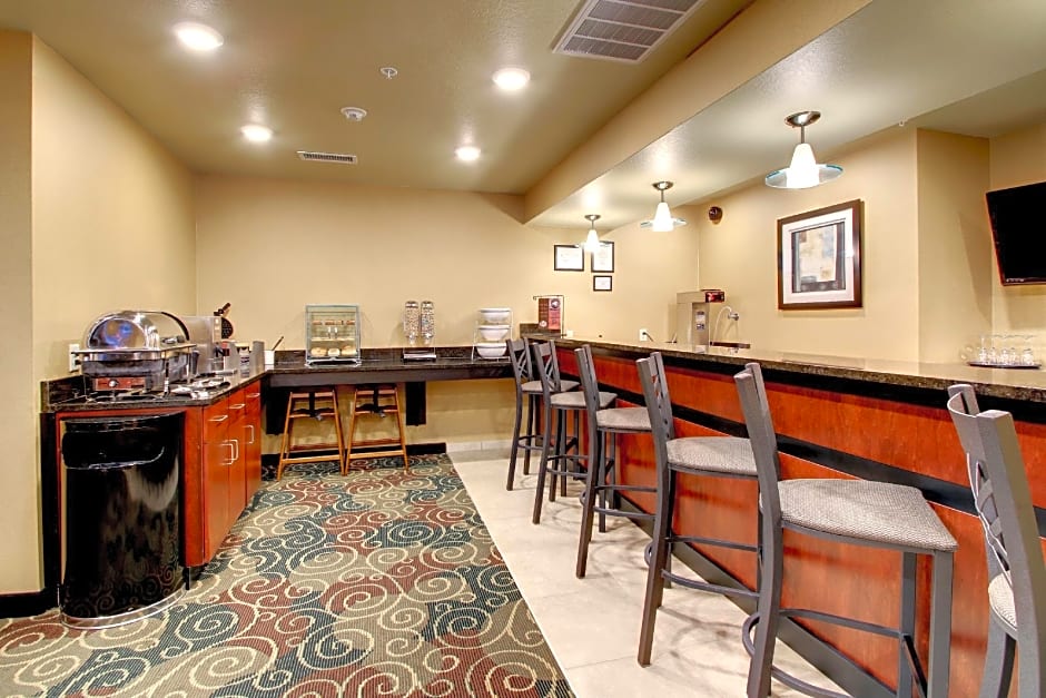 Cobblestone Hotel & Suites - Salem