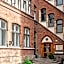 Apēron Apartment Hotel
