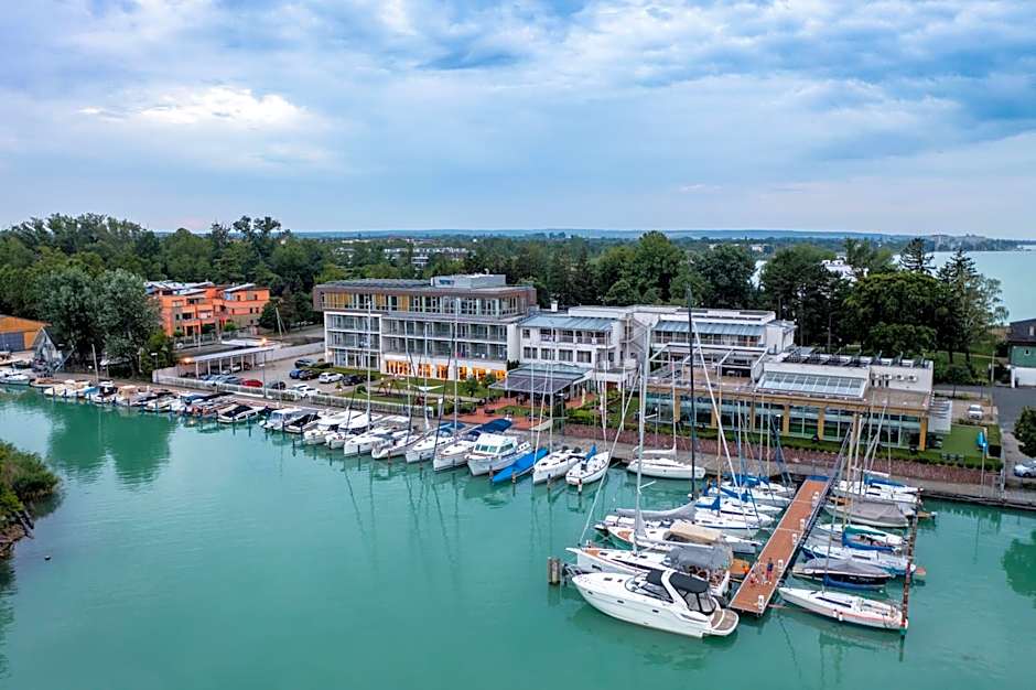 Hotel Yacht Wellness & Business