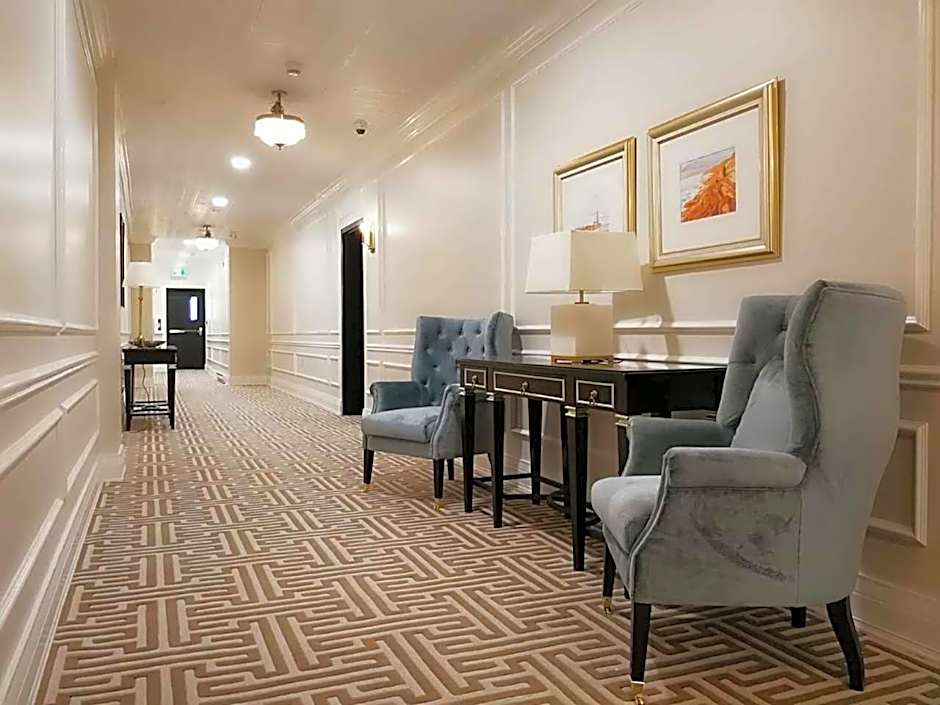 Sydney Boutique Inn & Suites