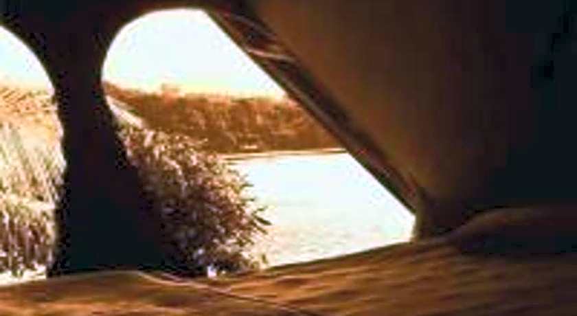 Laster Jony's Guest House