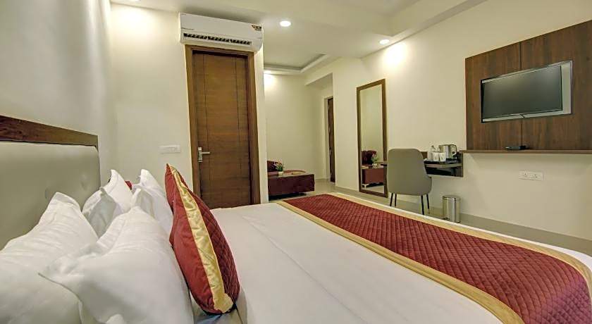 Hotel La Mirage Noida
