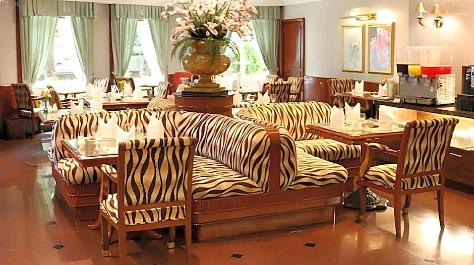 Evergreen Laurel Hotel