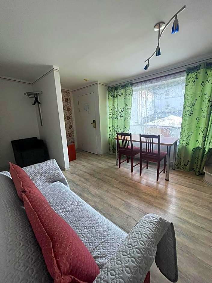 NB hotel with free parking