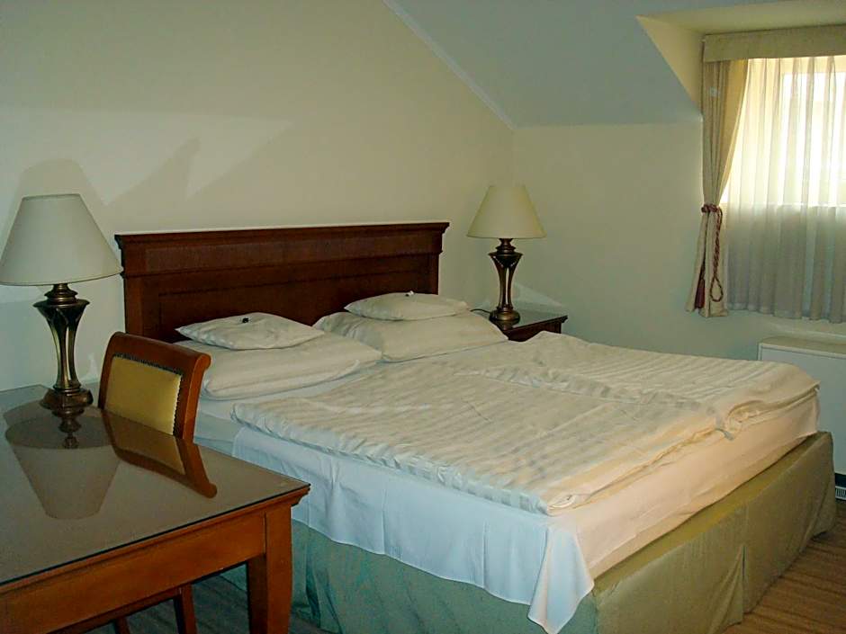 Hotel Romantik Eger