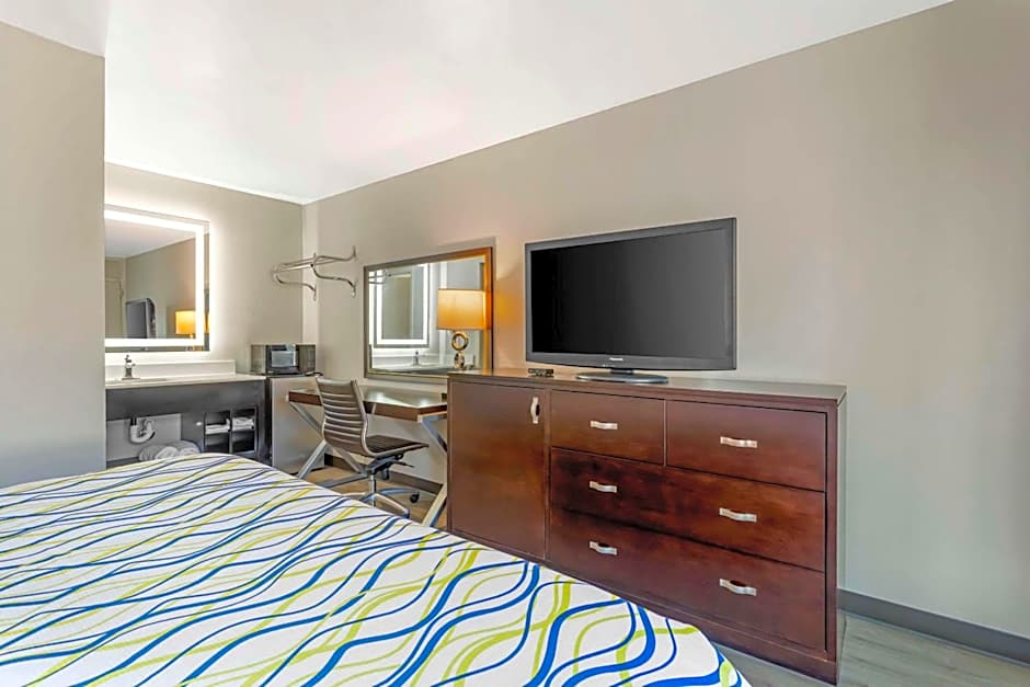 Rodeway Inn Orange Park - Jacksonville near Naval Air Station