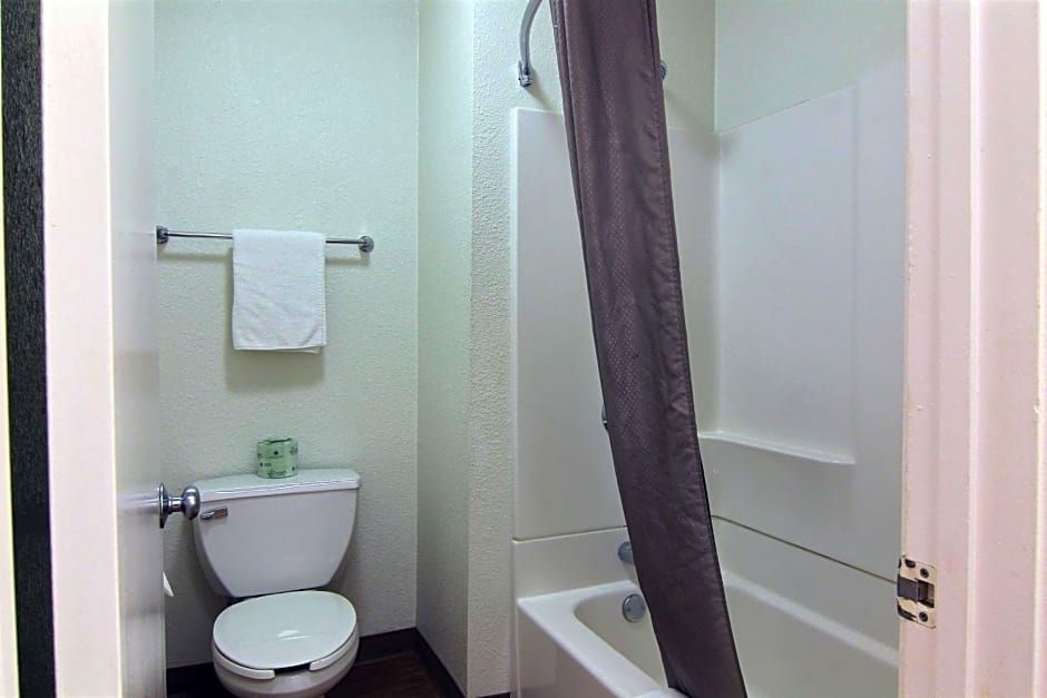 Motel 6-Bismarck, ND