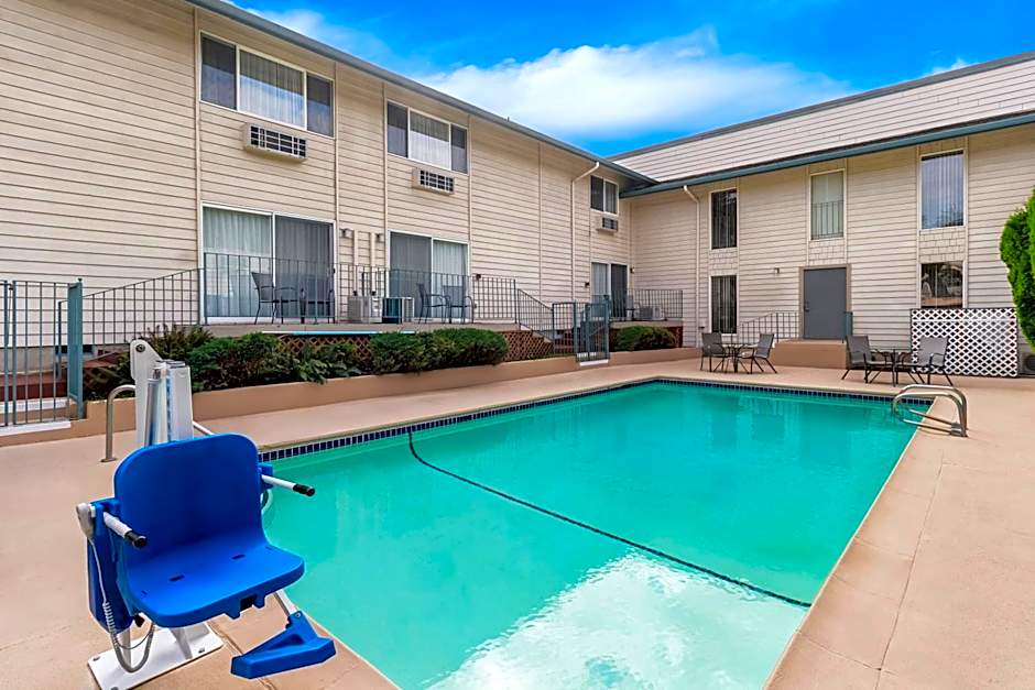 Quality Inn & Suites Vancouver - Hazel Dell