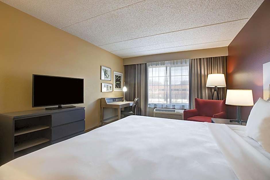 Comfort Inn & Suites St. Paul Northeast