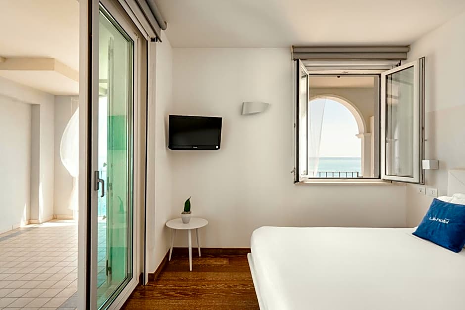Life Hotel