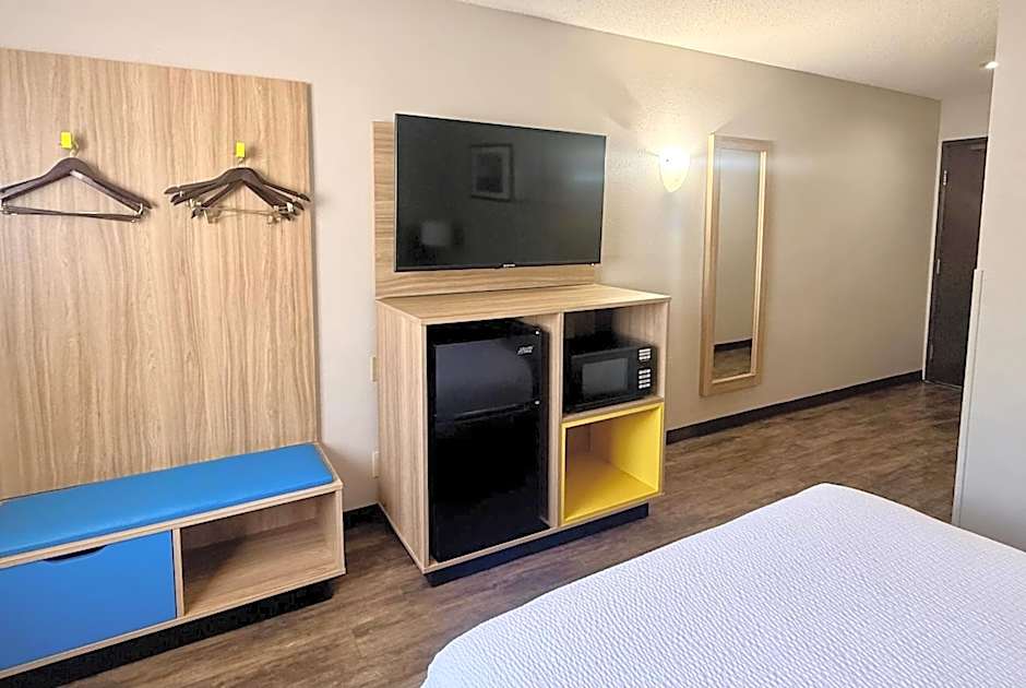 Days Inn by Wyndham Orange Park/Jacksonville