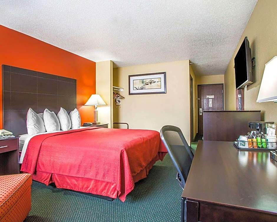 Quality Inn Morton At I-74