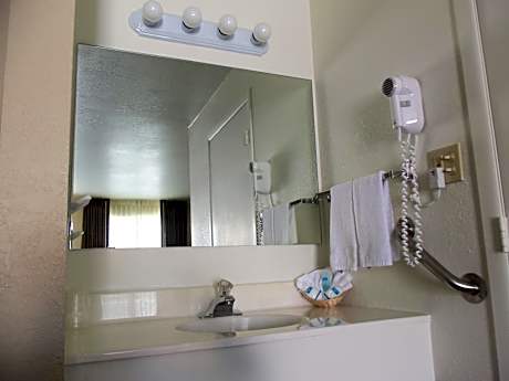 Queen Room with Two Queen Beds - Pet Friendly