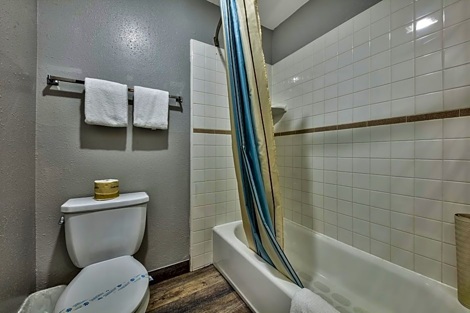 Lake Ridge Hotel
