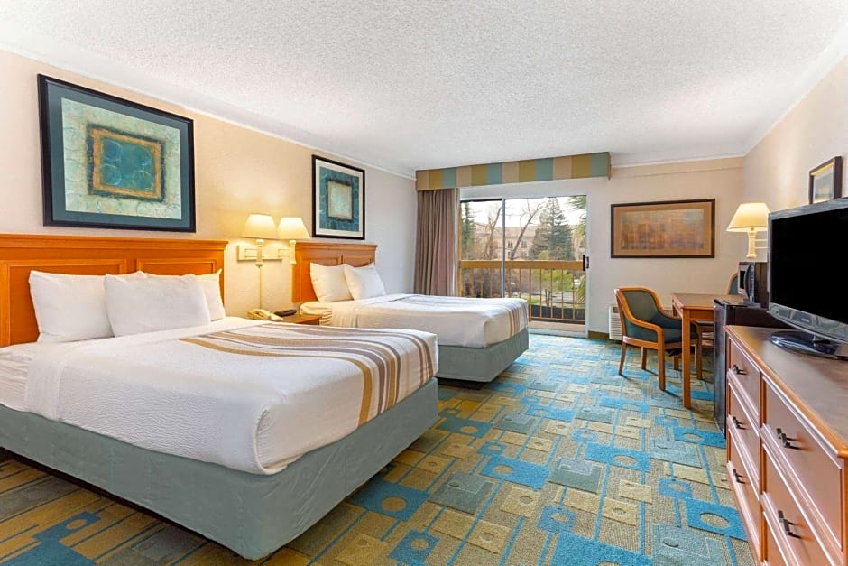 La Quinta by Wyndham Redding