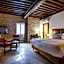 Les Remparts Hotels et Demeures Historiques