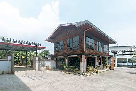 RedDoorz @ Joel's Apartelle