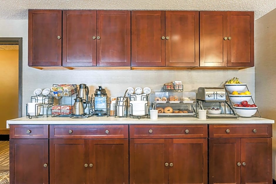 Comfort Inn Canton - Hall of Fame Hotel