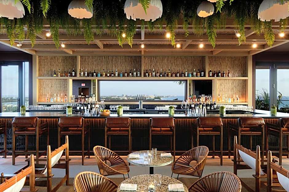 Hotel Indigo Grand Cayman By IHG