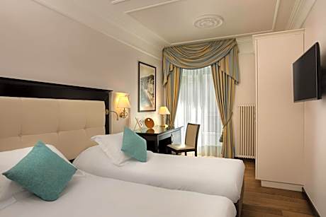 Superior Twin Room with City View