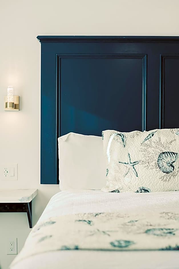 Blufftop Inn & Suites - Wharf/Restaurant District