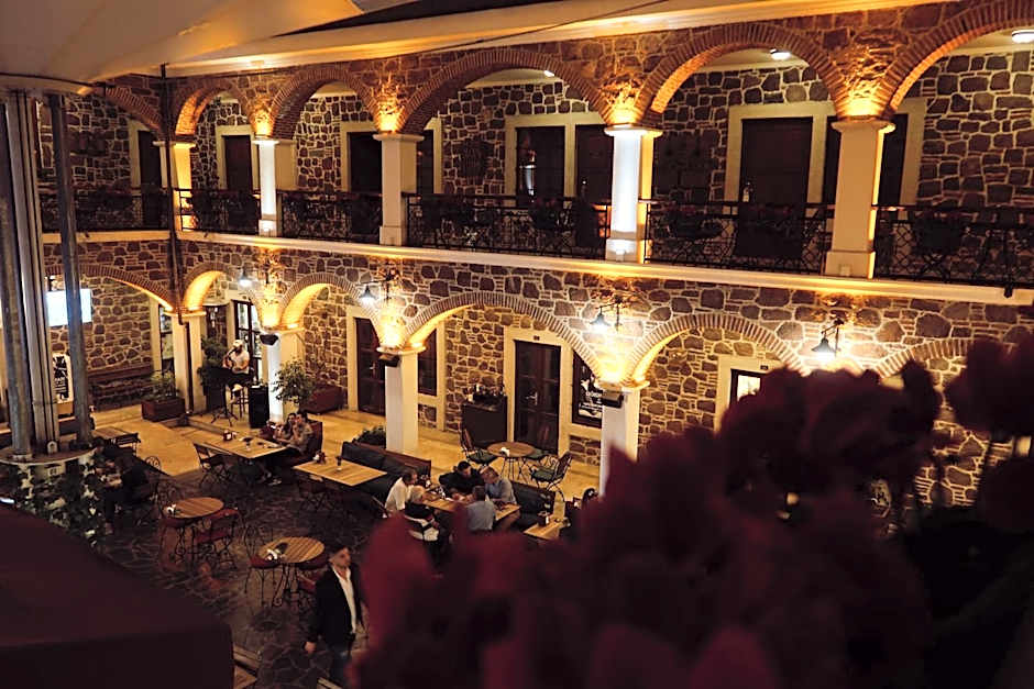 L'agora Old Town Hotel & Bazaar