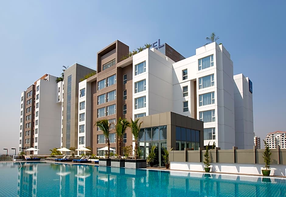 Novotel Yangon Max