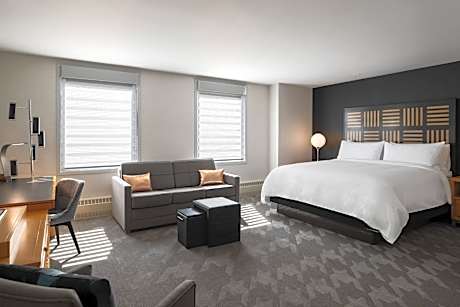 Studio King Bed Room