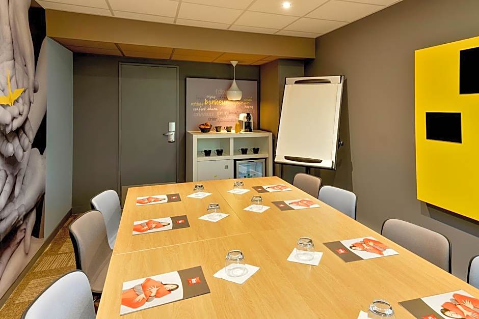 Ibis Roanne Le Coteau Hotel Restaurant