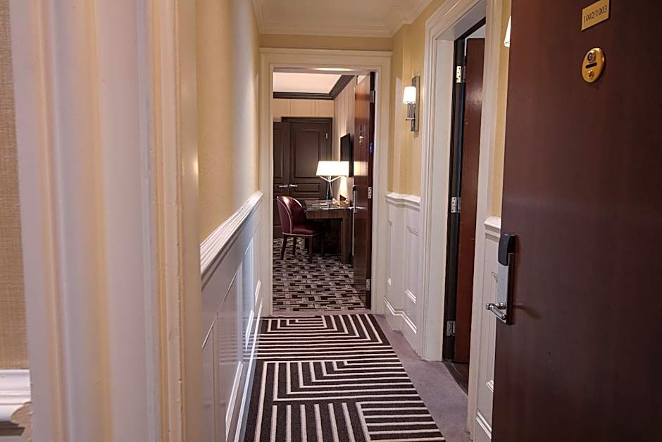 The Iroquois Hotel