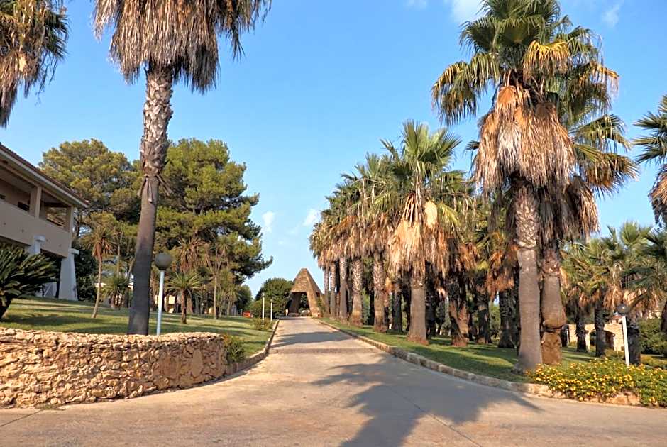 TH Le Castella - Baia degli Dei Village