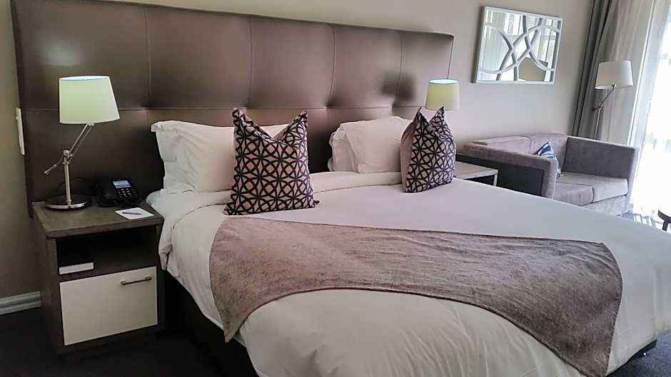 Lagoon Beach Hotel & Spa