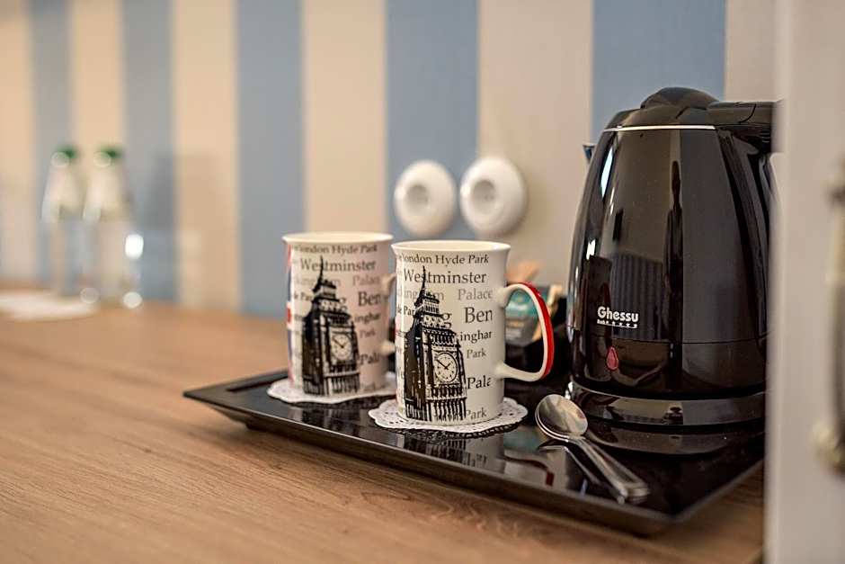 Hostel Night o'clock