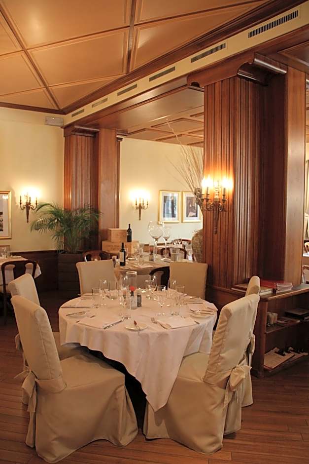 Enjoy 1313AG Hotel Touring