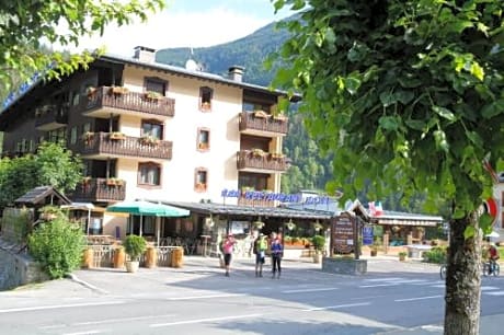 Superior Quadruple Room with Kitchenette