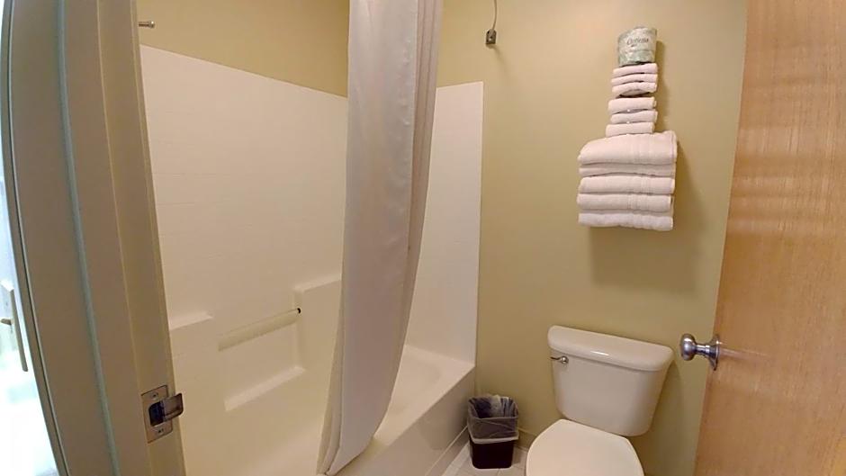 Super 8 by Wyndham McCall