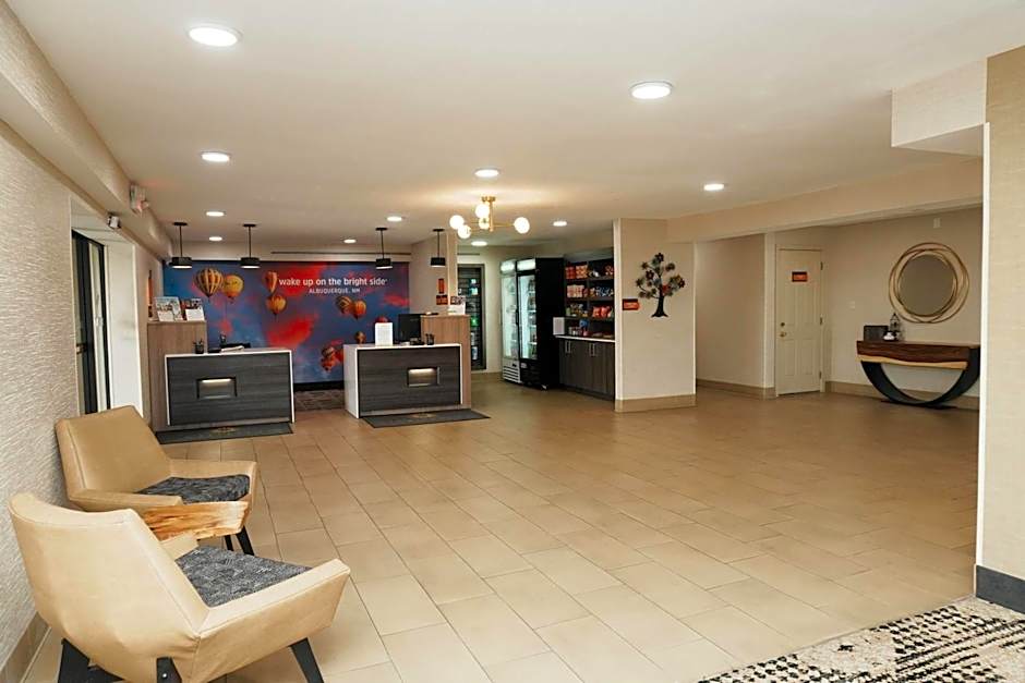 La Quinta Inn & Suites by Wyndham Albuquerque Airport