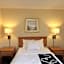La Quinta Inn & Suites by Wyndham Tampa East Fairgrounds