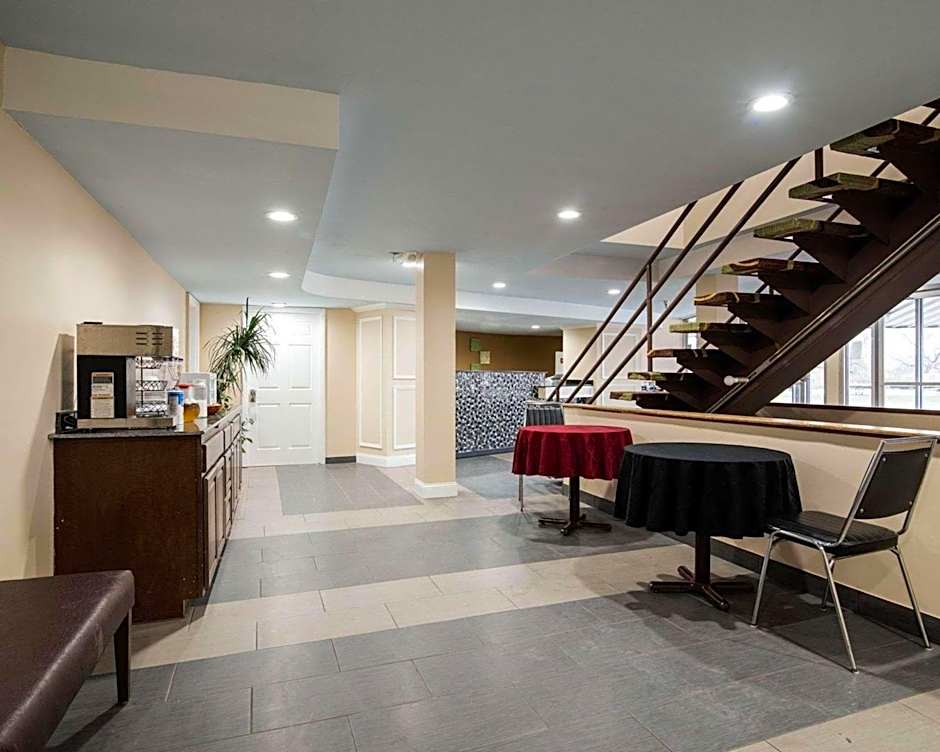 Rodeway Inn Syracuse Carrier Circle