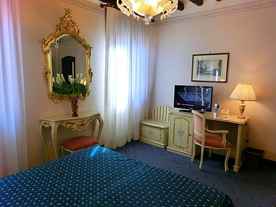 Hotel Diana