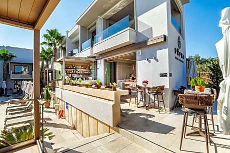 Pefki Deluxe Residences