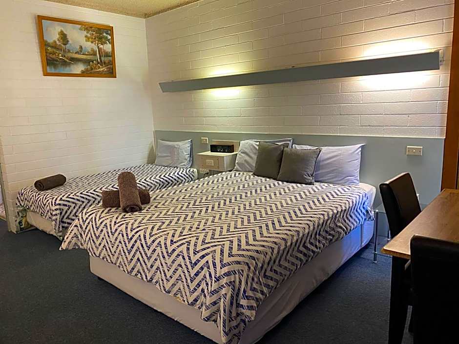Capri Motel