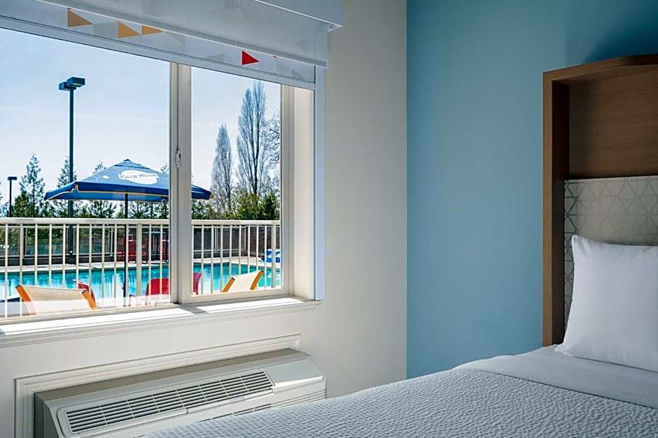 Holiday Inn Victoria - Elk Lake by IHG